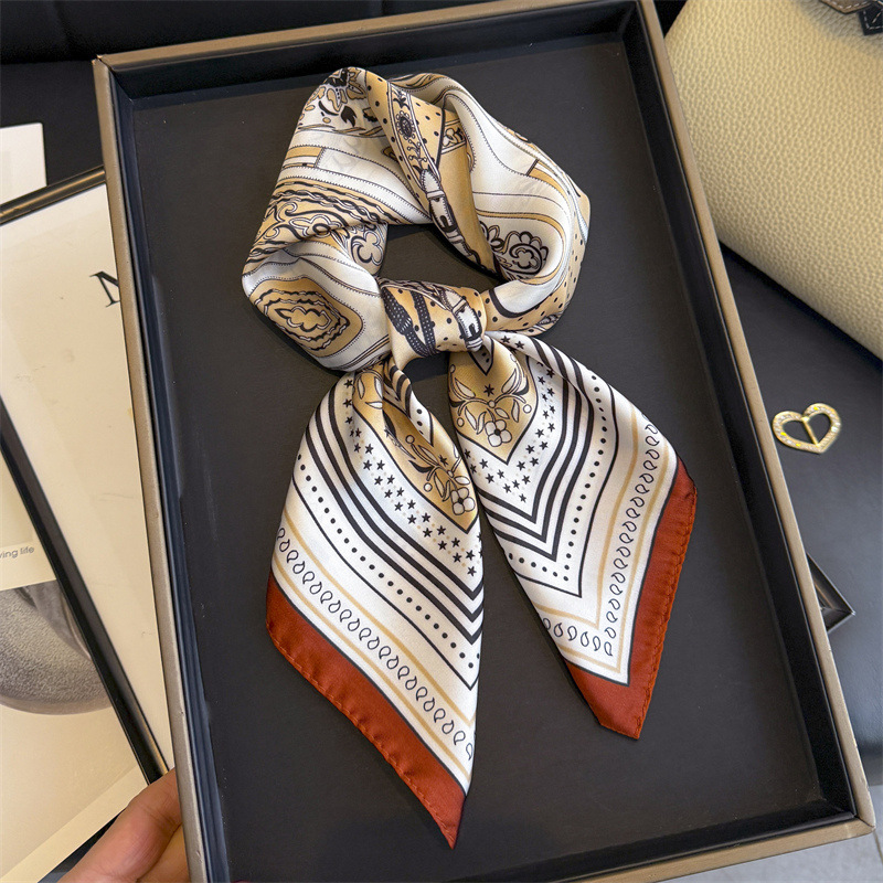 Nowa Bandana Projektant Jedwab – Silk Scarf Square recenzja i cena
